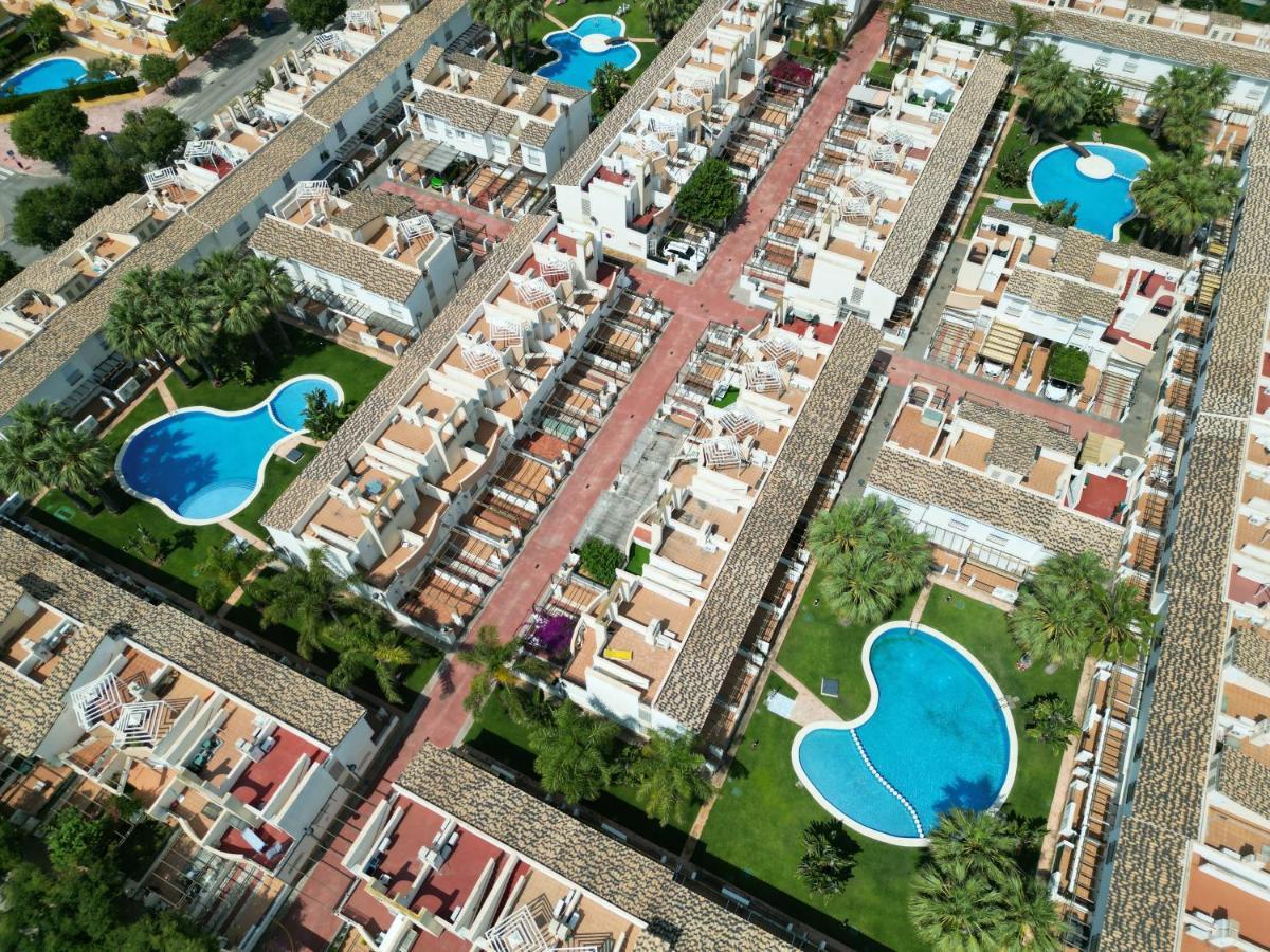 Casa Adosada Con Piscina Y Dos Terrazas Alcoceber Exterior photo